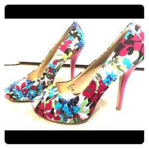 Multicolored flower high heels